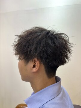 レボルトヘアー(R EVOLUT hair) ツイストスパイラル/メンズパーマ/刈り上げツーブロック/柏