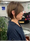 ハイライト白髪ぼかしダブルカラーインナーカラーショートボブ