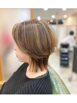 ヒロ クラシコ ヘアー(HILO CLASSICO hair) 40代50代に人気のクビレイヤー × 白髪ぼかしハイライト