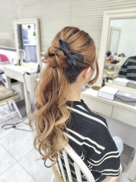 リサ 恵比寿(risa.) フワフワポニーテール