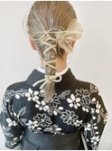 編みおろし×ゴールドアクセ