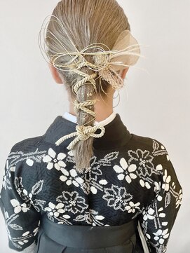 アンド(and.) 編みおろし×ゴールドアクセ