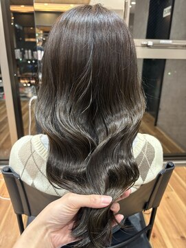 マウ(mau) 艶々オリーブ