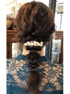 アモナ(amona) ヘアセット/編み下ろし