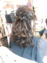 ロカット サロン(Roquat Salon) ミディアムゆるハーフアップアレンジ【ヘアアレンジ/立川/立川】