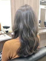 ビュートアール(beaut R a';r)&nbsp;波巻き×アッシュベージュのグラデーションカラー