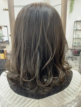 アルター(aL ter) 春×ミディアム 【alter 田丸奈津実】