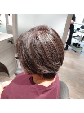 オナー(honor) 20代30代40代ナチュラルハイライト立体感アッシュベージュ