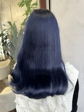 アン(Hair make un) ネイビーブルー
