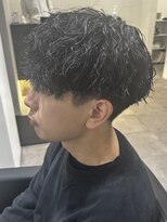 ヒュイル バイ ニアウ(Hwyl by Niau) メンズマッシュパーマ波巻パーマスパイラルパーマ刈り上げ