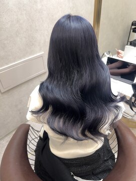 ロンド レア 天神大名店(Lond Le’a) ホワイトブロンド/イメチェンヘアスタイル/ブルーブラック