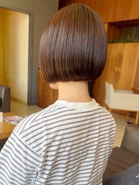 トップヘアー アヴェニュー 刈谷(TOPHAIR Avenue) あご上3cmパツっとボブ