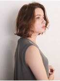 外ハネボブ　ミディアムヘア　リバースカール　オレンジカラー