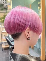 トリコ ショップアンドヘアサロン(tricot shop hair salon)&nbsp;透け感パールピンク×刈り上げコンパクトショート　フクザワ
