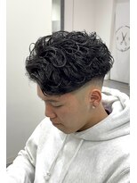 アフューズバイストゥー(Vfuse by StueW) ラルフカール×スキンフェード