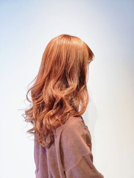 アディクト 綾瀬(ADDICT) 【ADDICT_YUKI】カッパーブロンド_センターパート_スパイラル