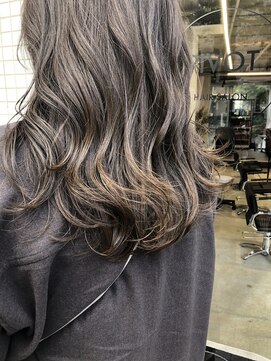 ピボット 北千住(PIVOT) 柔らかアッシュベージュ