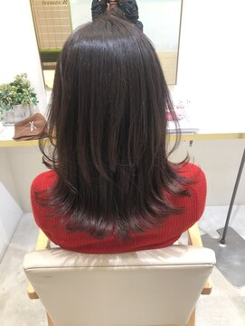 テラス アヴェダ 大丸心斎橋店(Terrace AVEDA) 外ハネスタイル