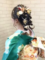 〈avant〉ツインテール金箔＆紐ヘアアレンジ　振袖スタイル