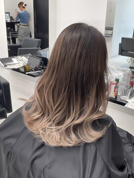 アライブ キチジョウジ(ALIVE Kichijoji) ミルクティーブランドグラデーションカラー