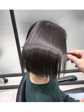 ヴィヴィー 福岡天神店(VIVIE) 縮毛矯正で叶える半永久的な艶髪