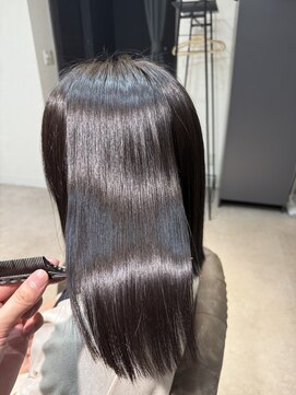 ウル(URU.) 艶髪ストレート