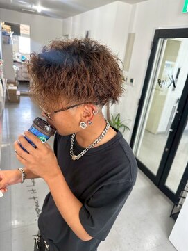 メンズサロン キング 心斎橋店(Men’s salon K!ng) ホワイトメッシュ/ツイスト/ツイスパ/パーマ/メンズ/眉毛/心斎橋