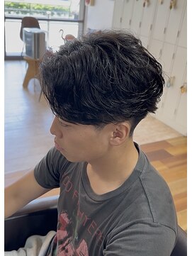 イエローコーン 金沢文庫店(YELLOW CORN) センターパート/ニュアンスパーマ/メンズパーマ