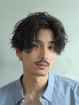 フィフス(fifth) 原宿フェザーパーマ毛流れシャドウパーマセンターパート刈り上げ