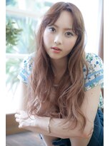 ラブレア(La Brea)&nbsp;短めバングのセンターパート☆大人かわいい♪個性的スタイル♪