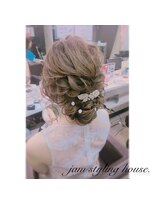 ジャムスタイリングハウス(JAM STYLING HOUSE) 華やかでクラシカルなローアップ