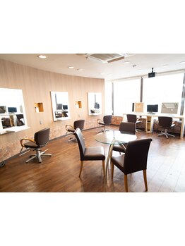 お子様連れでもOKなアットホームサロン☆小岩駅からすぐ近くなので忙しいママも通いやすい！