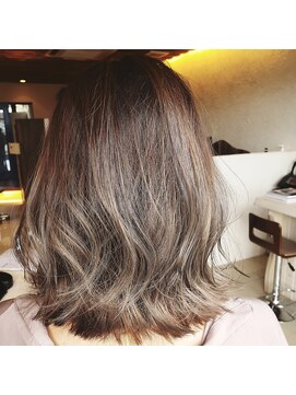 レイヘアービューティーサロン(LEI HAIR BEAUTY SALON) エアリーなくびれを作った大人の余裕を感じさせるミディアム