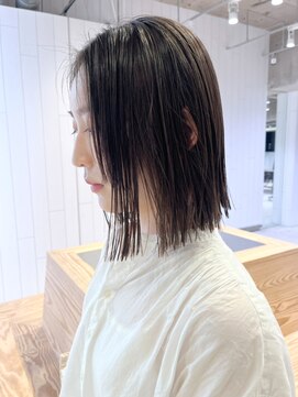 アイティーバイアルバム 藤沢店(IT by ALBUM) 切りっぱなしボブ_グレージュカラーボブウルフ_ba404991