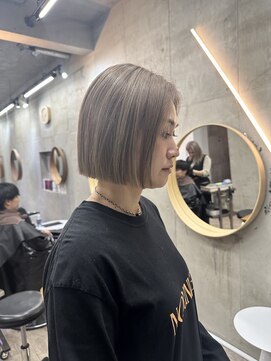 ソルトウォーター(SALT WATER) 切りっぱなしボブ　ハイトーンボブ　ブリーチあり