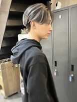 ハグ 横浜(HUG) ホワイトシルバーのメンズバレイヤージュ