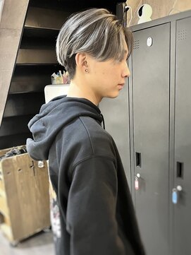 ハグ 横浜(HUG) ホワイトシルバーのメンズバレイヤージュ