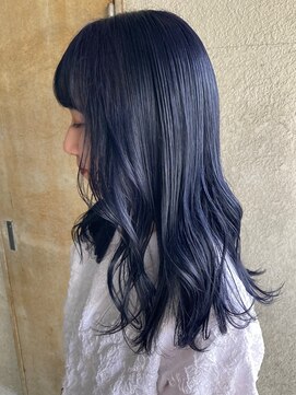 ガーデンヨコハマ(GARDEN YOKOHAMA) ネビージュ 黒髪 小顔 ブルーブラック ブルージュ セミロング 秋