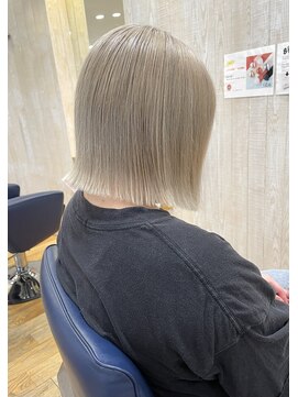 ラパンセベージュ(LA PENSEE BEIGE) ホワイトベージュカラー