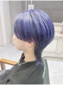 ネイビーカラーウルフカット　ダブルカラーブリーチデザイン