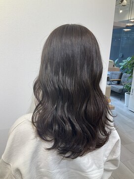 クク(coucou) ウェーブ巻き×セミロング