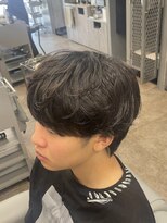 ノイセル 西本町(Noisyle) ブルーブラックフェザーパーマ刈り上げセンターパートｙ