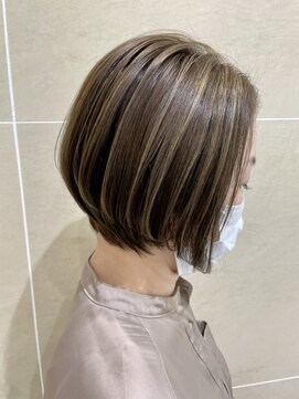 立体感ショートボブ
