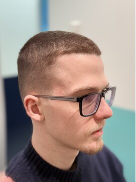 リバティシェアバーバー 銀座(LIBERTY SHARE BARBER) バズカット