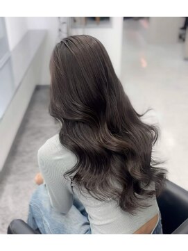 イオエ 心斎橋(ioe) 前髪/アンブレラカラー/こなれミディ/髪質改善/イメチェン