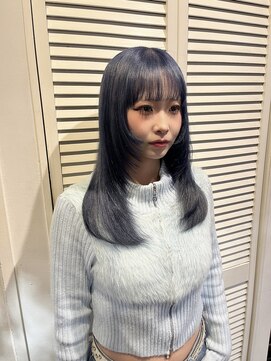 カシェル トウキョウ(Cashel Tokyo) レイヤーカットとブルーカラー