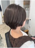 透明感アッシュブラウン×丸みショートボブ