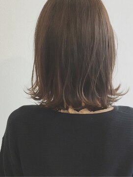 クールブ(Courbe) 外ハネボブ×グレージュカラー