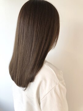 ネイヴィル(navile) ナチュラルベージュ×まとまるセミロングヘア