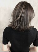 切りっぱなしボブ×ハイライト